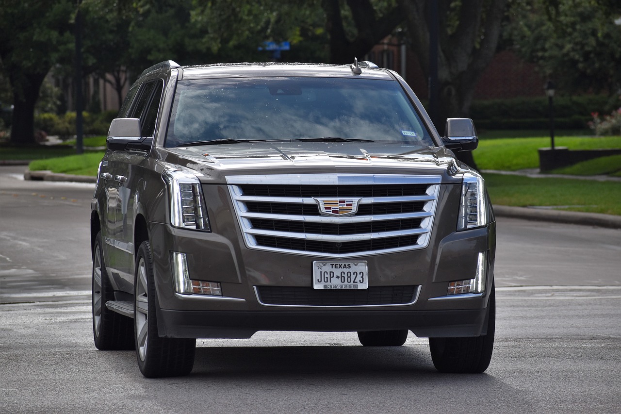 cadillac escalade suv car 5264975jpg