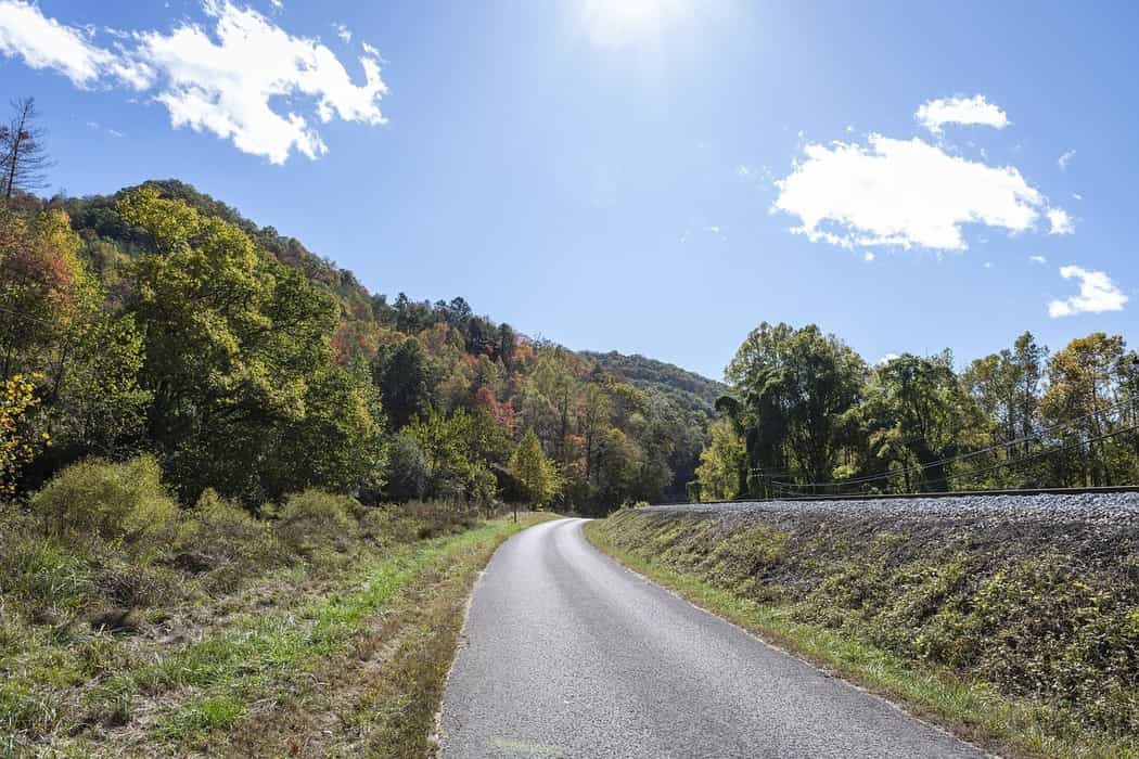 kentuckyhollowmountains484358 1min | 1 Rated Nationwide LoJack Dealer mountains