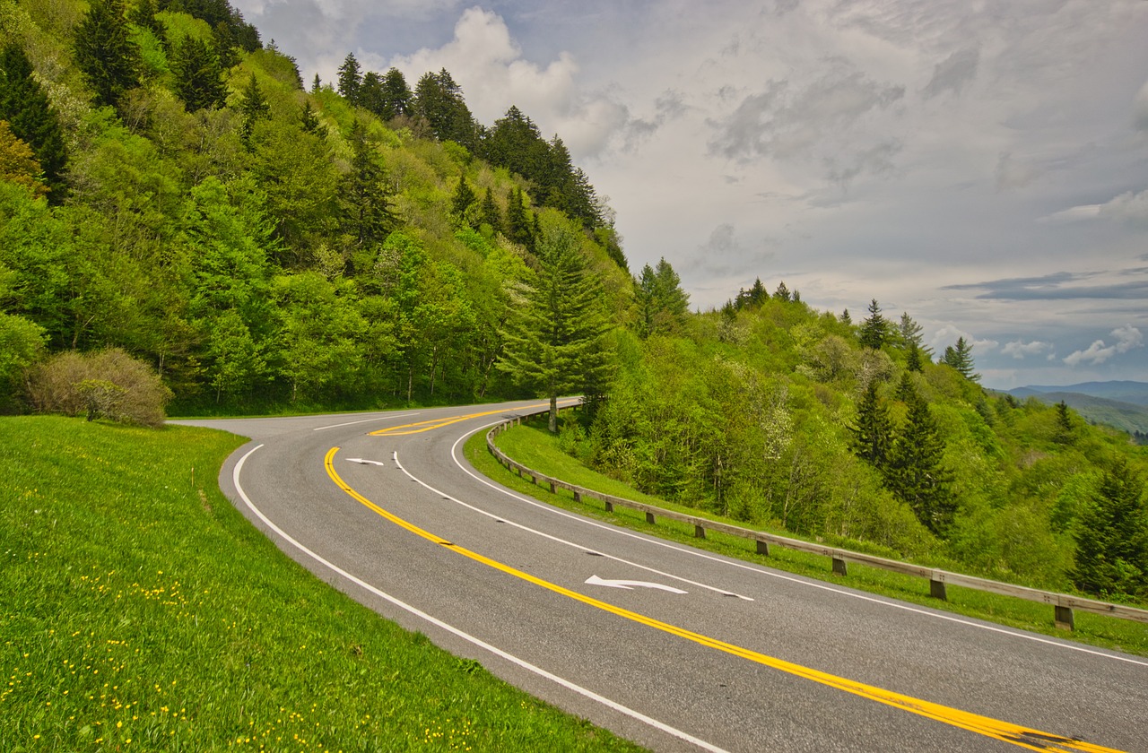 mountain road lonely landscape 3587293jpg