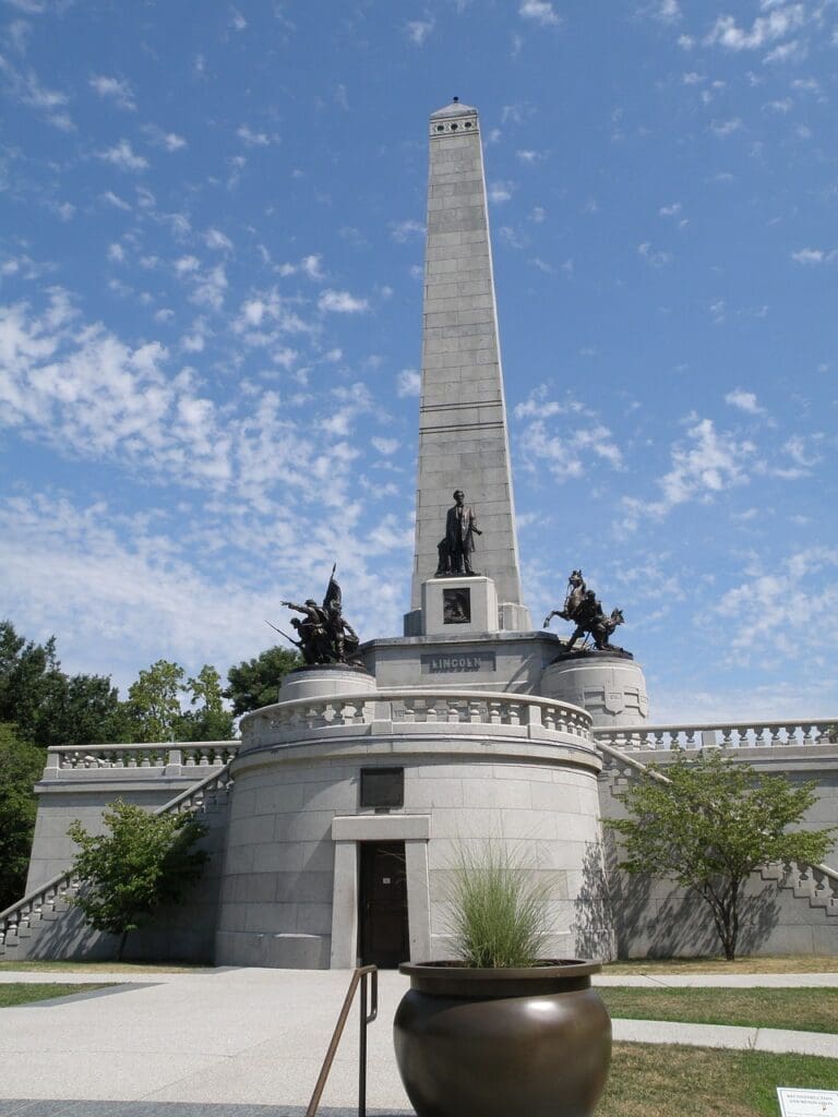 lincoln tomb, springfield, illinois-342596.jpg