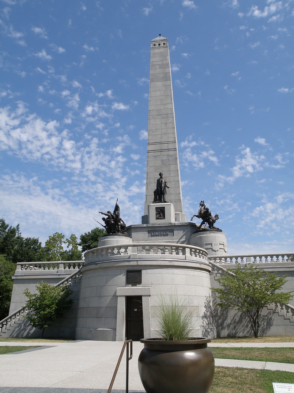 lincoln tomb springfield illinois 342596jpg