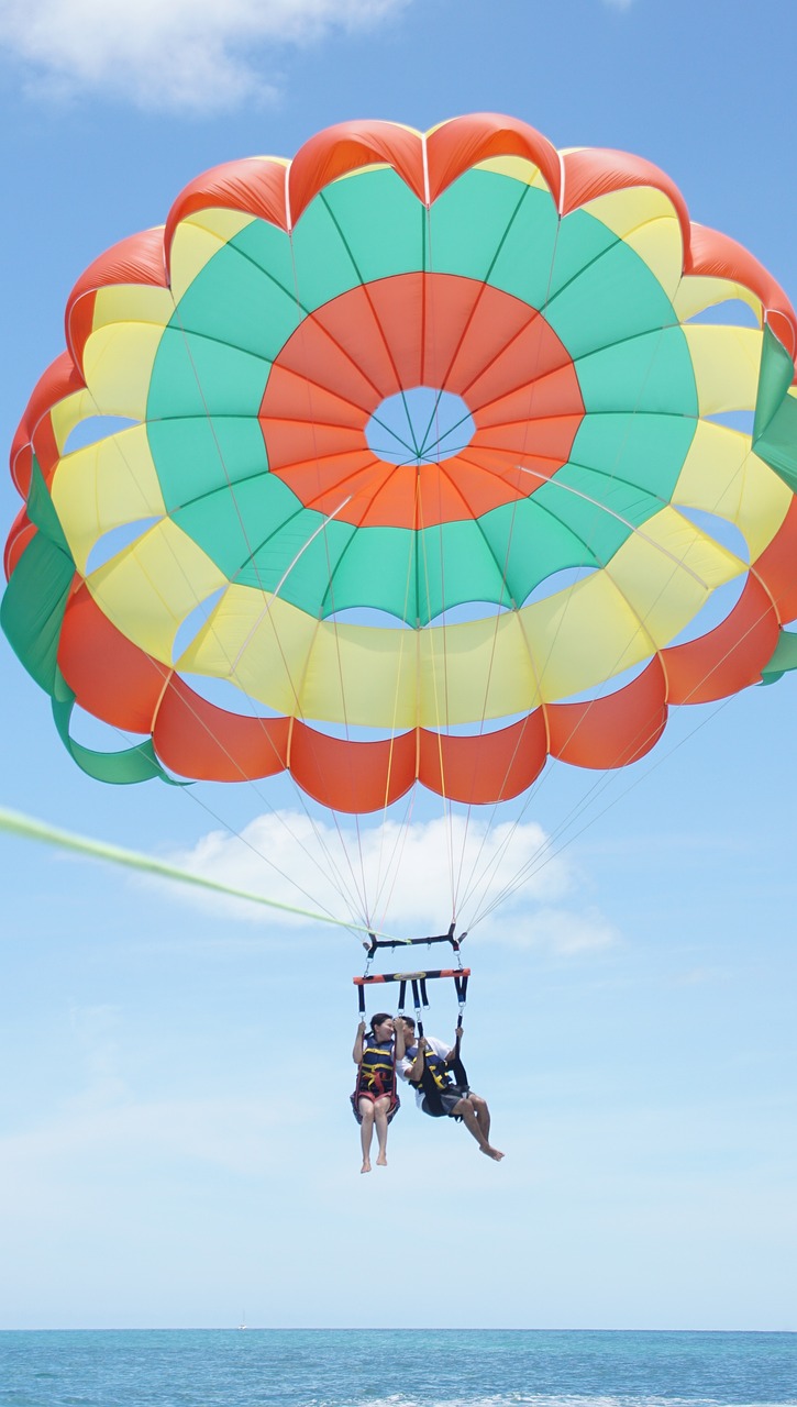 parasailing florida ocean 2407927jpg