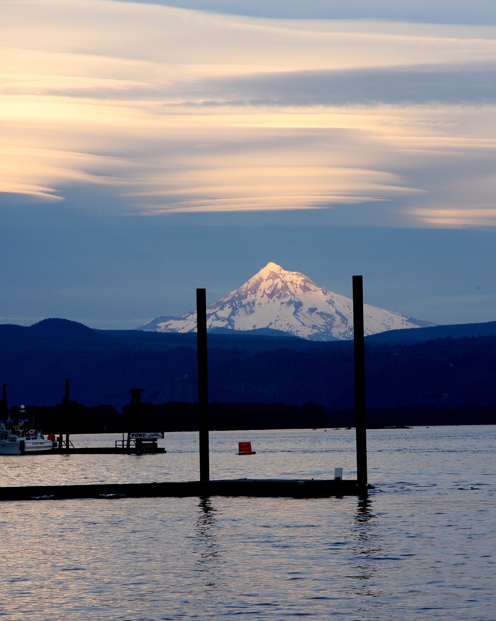 mount hood mountain river 1041498jpg